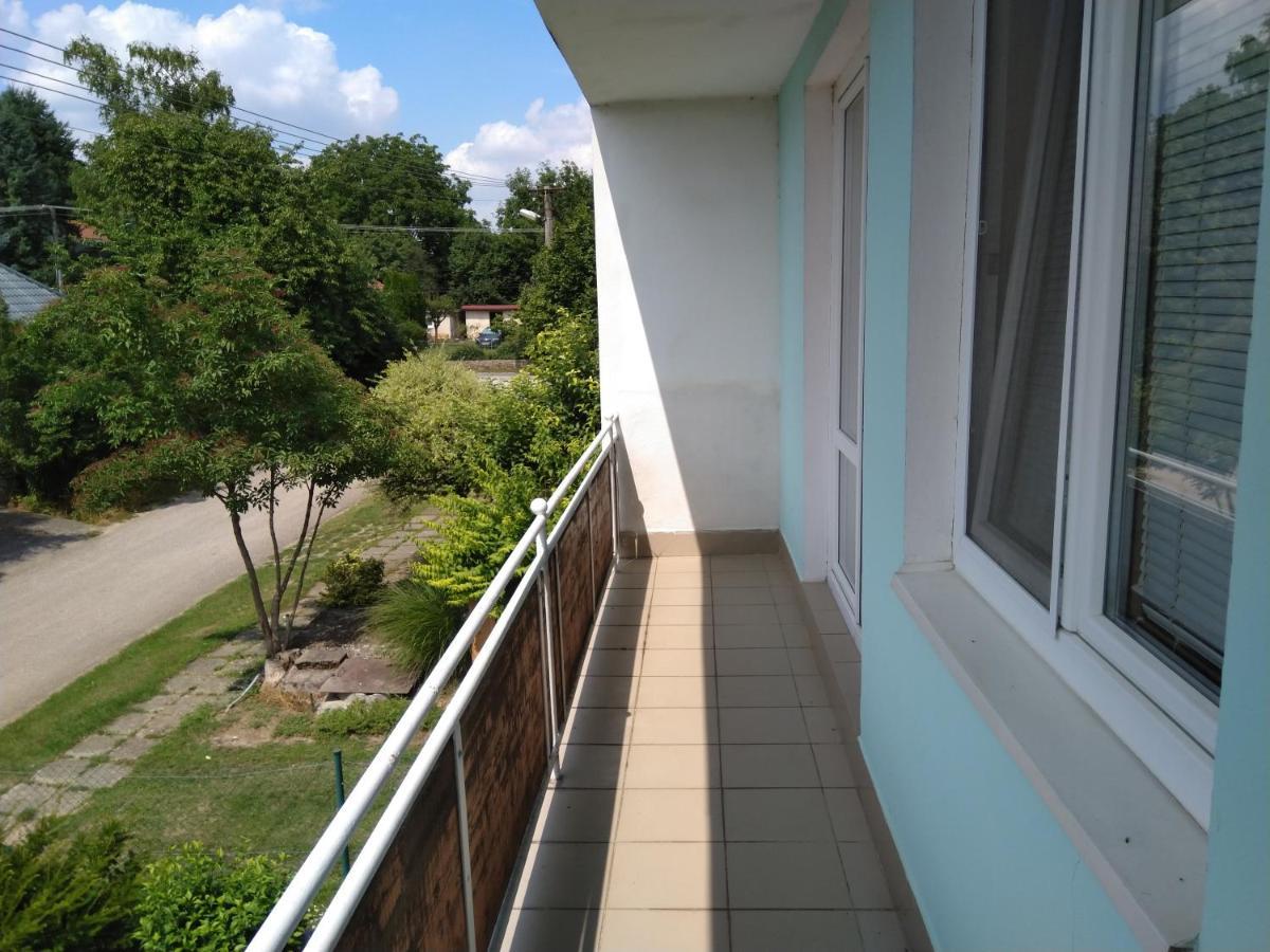 HannaH - Relax dom pod orechom - 2i rodinné štúdio so zdieľanou kuchyňou Trávnica Exterior foto